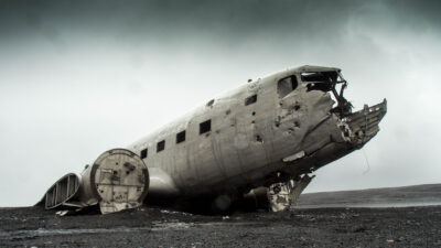crashed plane on beach